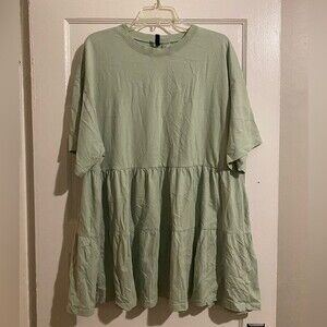 Divided soft mint green layered ruffled short sleeve shirt